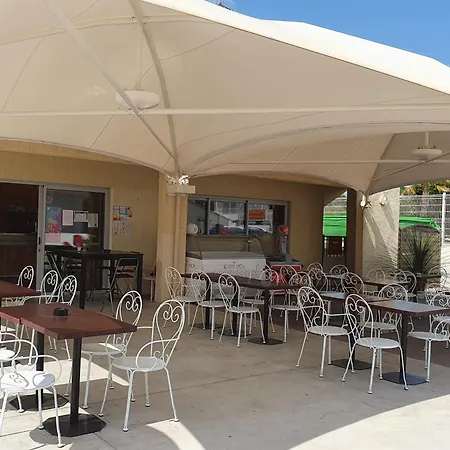 Camping Mobile Climatise Confort I 4i6 Personnes I Les Salins De La Gardiole *
